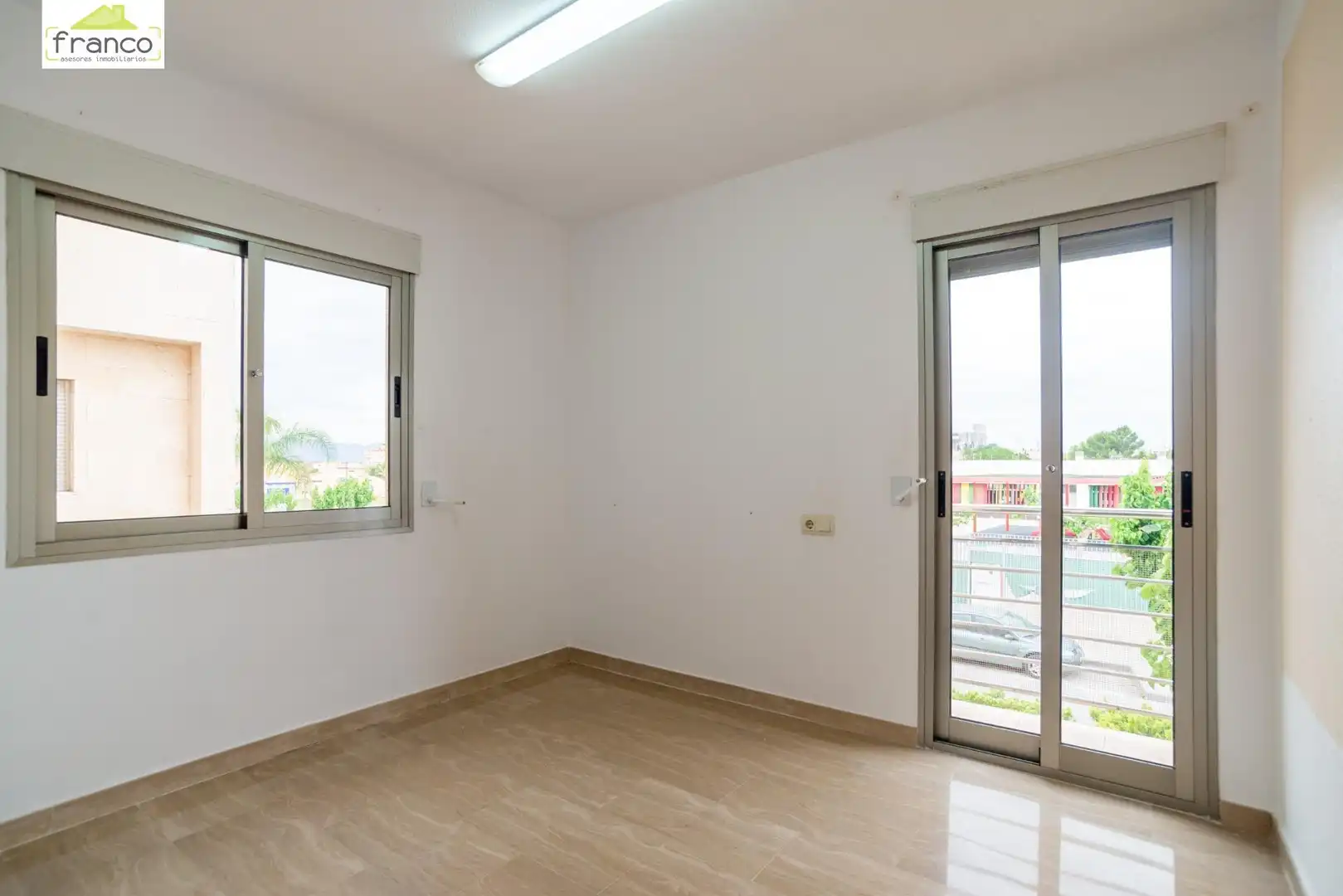 Habitación de Casa adosada en venta en Murcia con Aire acondicionado, Calefacción y Jardín privado