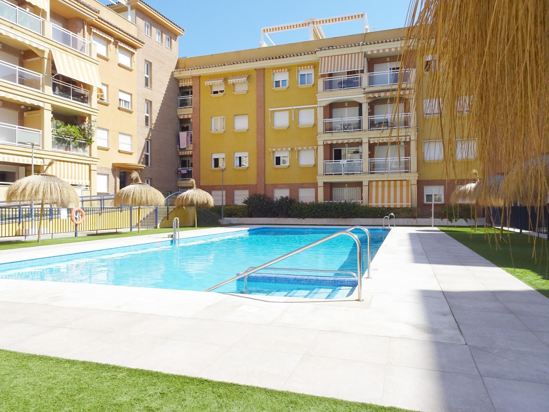 Piscina de Pis en venda en Torrox amb Aire condicionat, Jardí privat i Terrassa