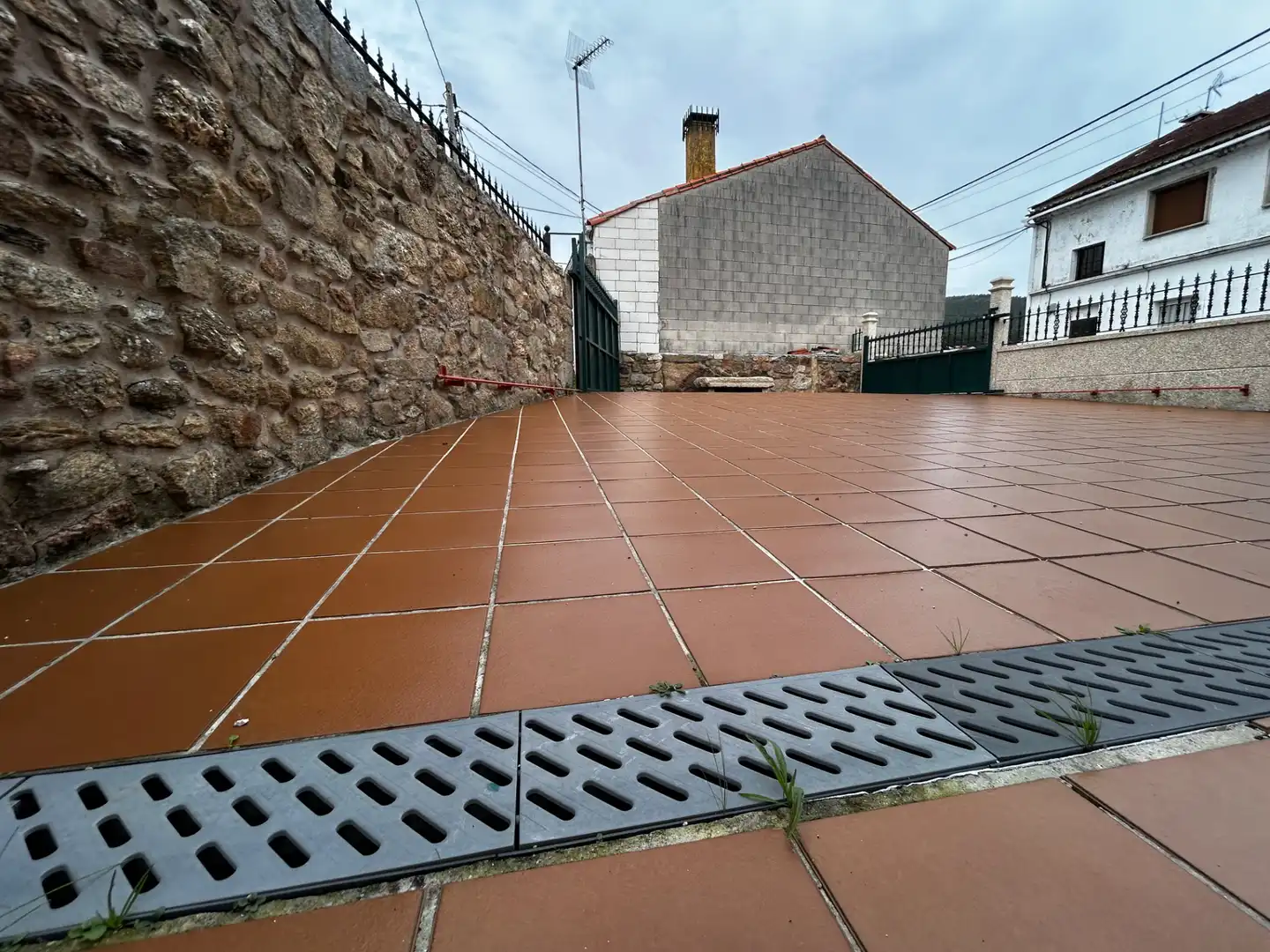 Vista exterior de Casa o chalet en venta en Vilagarcía de Arousa con Calefacción, Jardín privado y Parquet