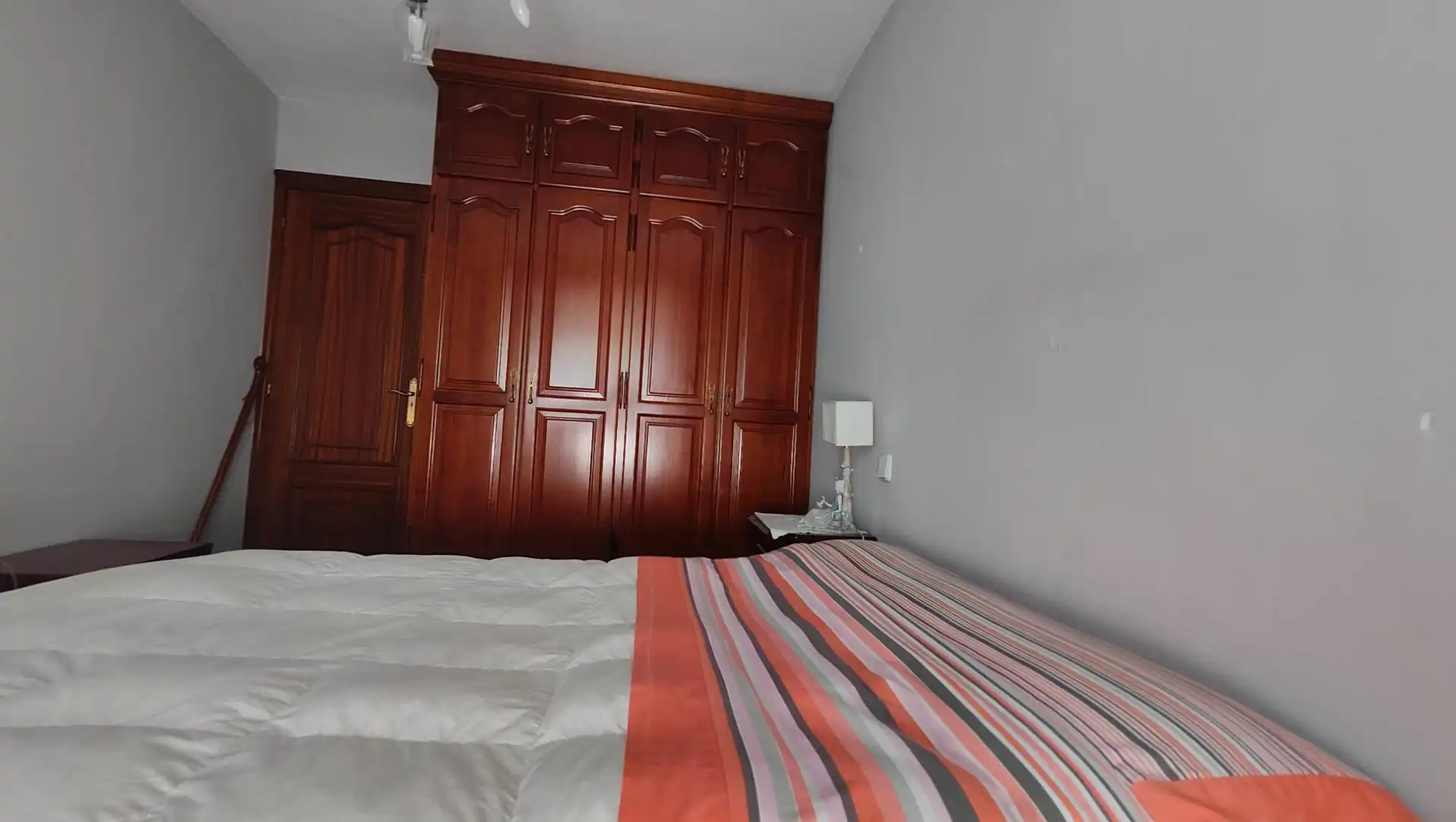 Habitación de Piso en venta en Santiago de Compostela  con Calefacción, Trastero y Amueblado