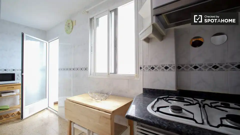 Cocina de Piso de alquiler en Valencia con Aire acondicionado, Calefacción y Amueblado