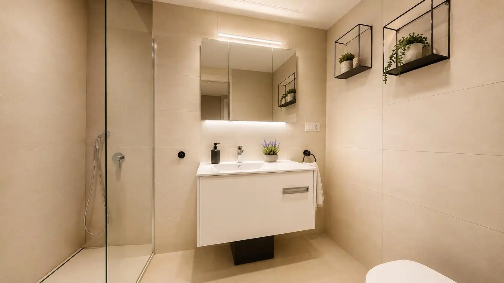 Bany de Àtic en venda en Almería amb Aire condicionat, Jardí privat i Terrassa
