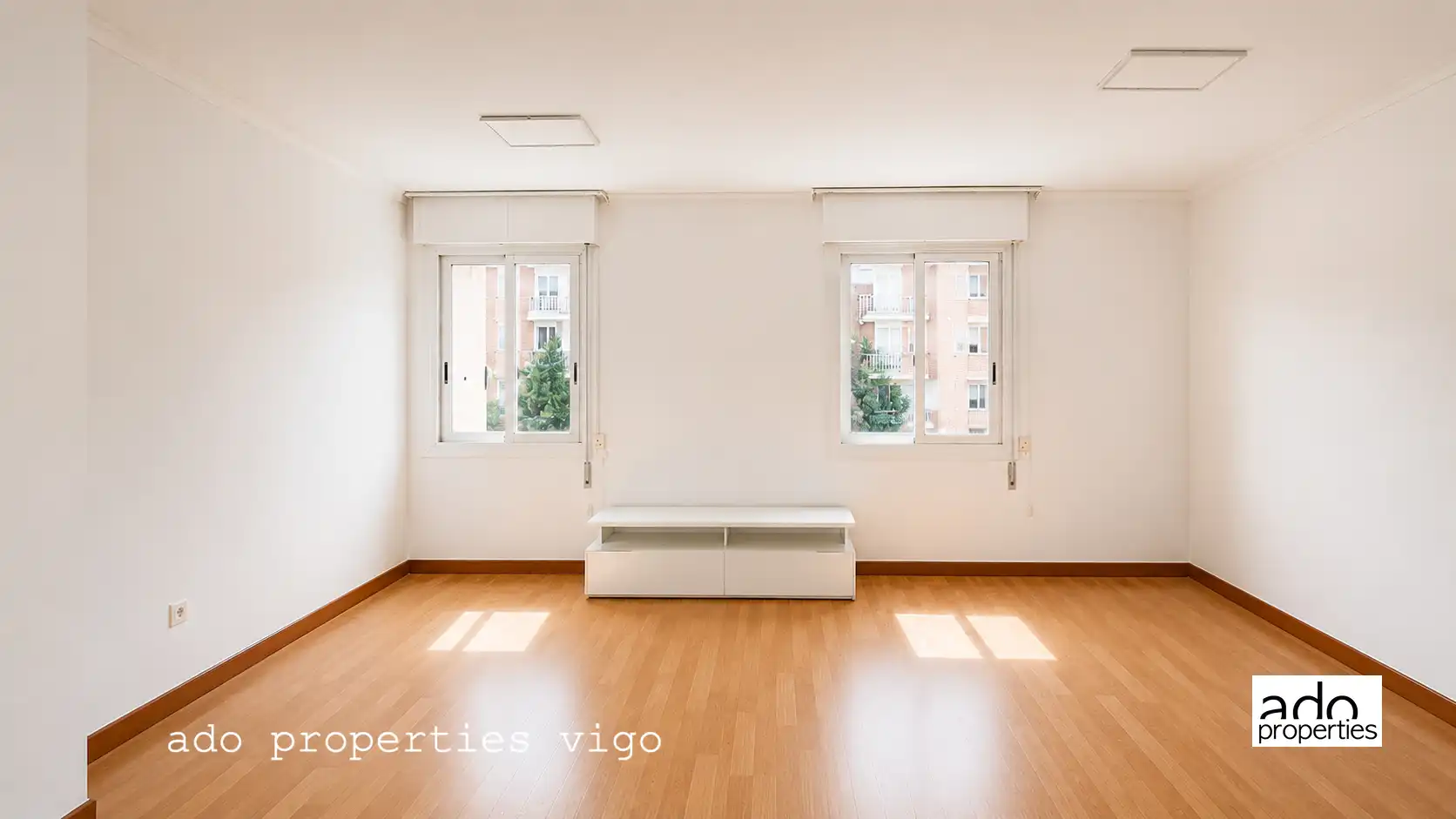 Sala de estar de Piso en venta en Vigo  con Trastero