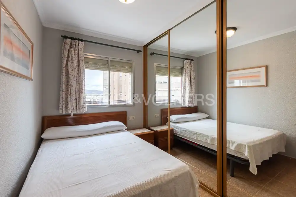 Schlafzimmer von Wohnung zur Miete in La Pobla de Farnals mit Klimaanlage, Heizung und Privatgarten
