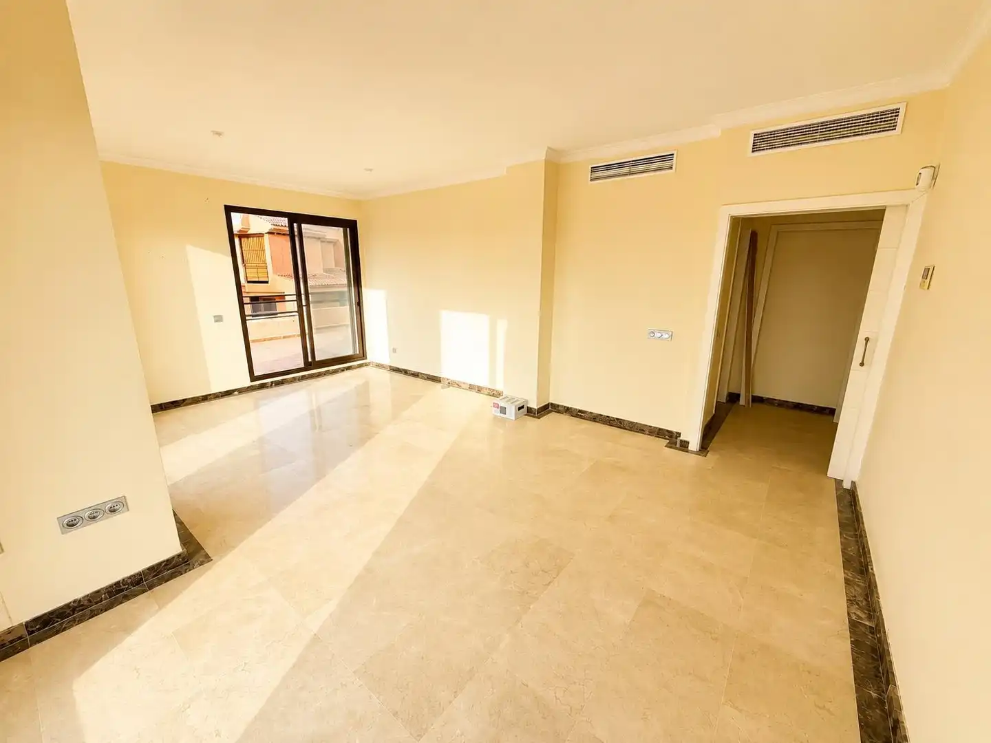 Ático en venta en Mijas con Aire acondicionado, Jardín privado y Trastero