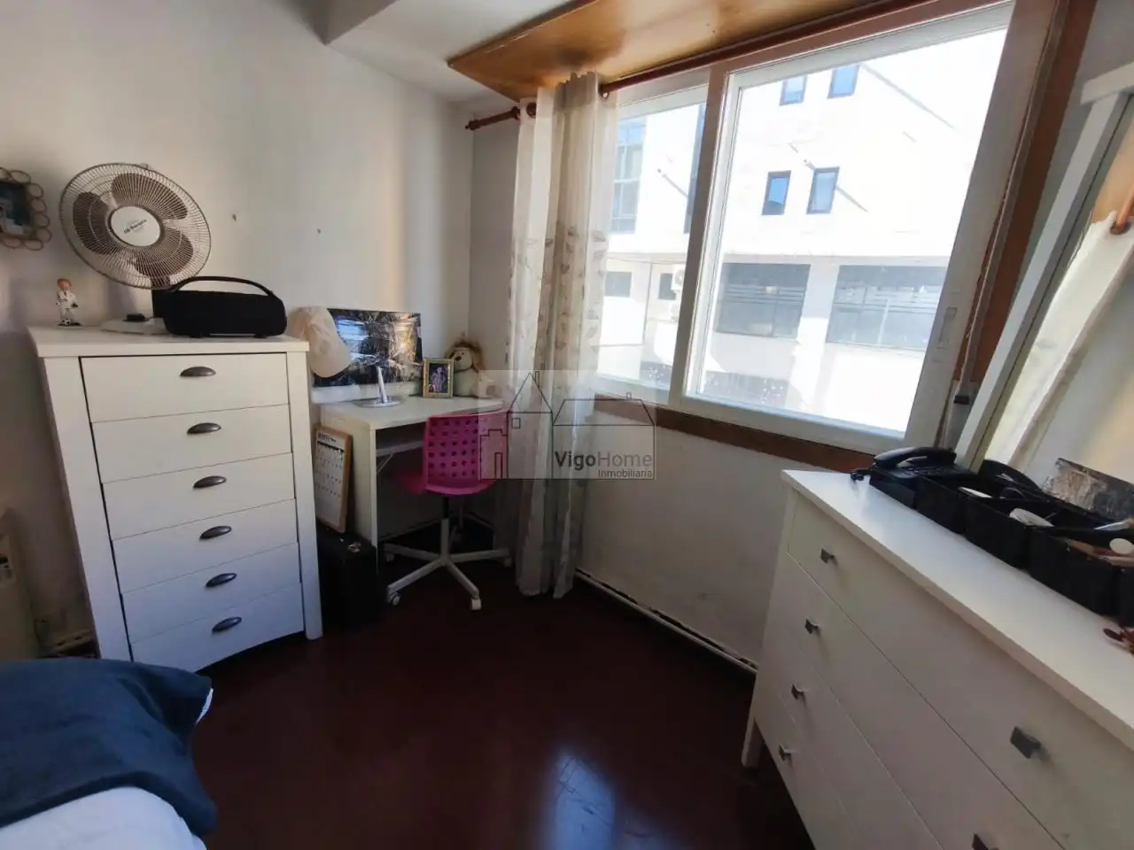Habitación de Piso en venta en Vigo  con Calefacción, Terraza y Trastero