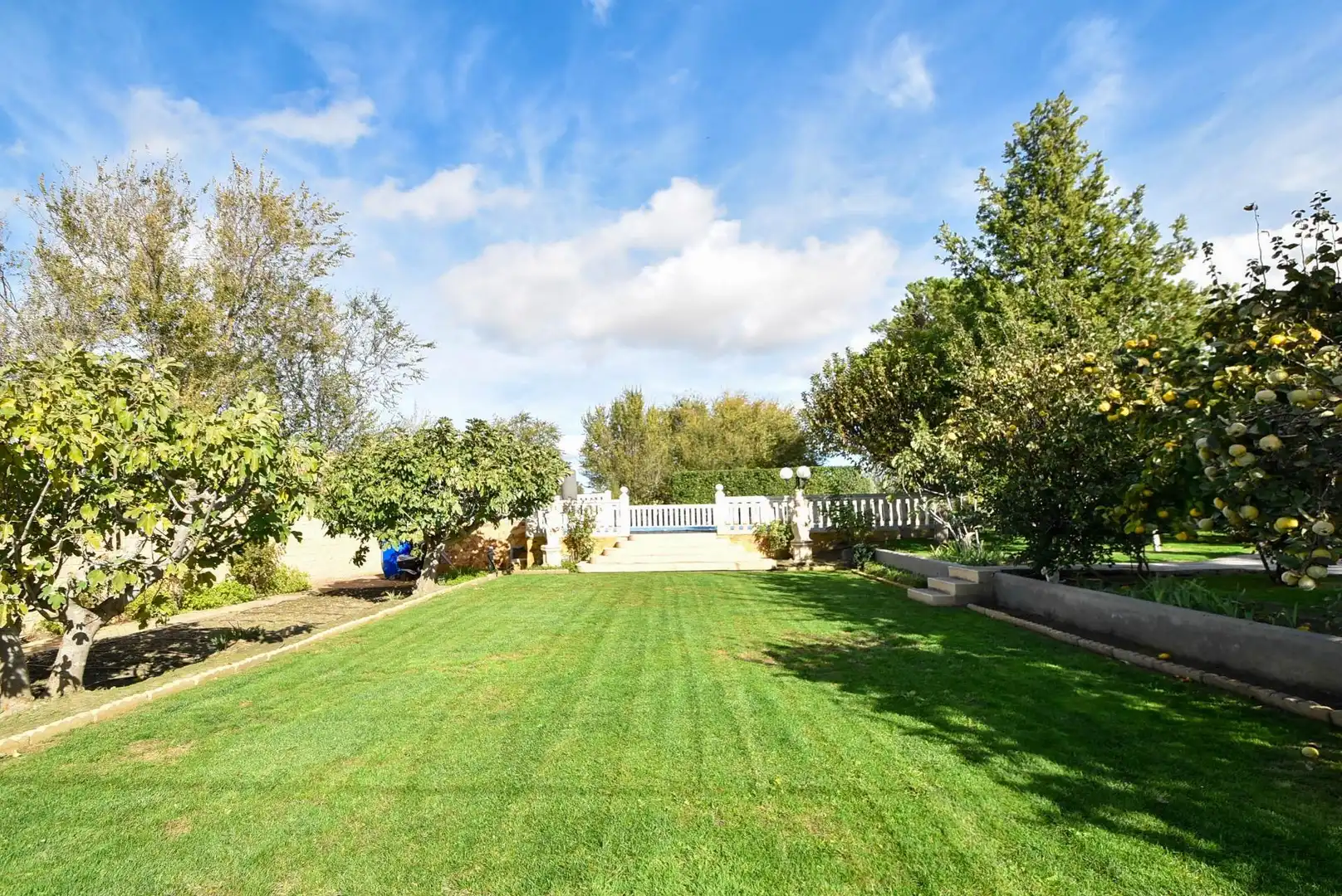 Garden of Houses for sale in Illescas  with Air Conditioner, Private garden and Parquet flooring