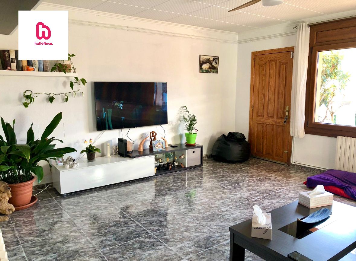 Living room of House or chalet for sale in Roda de Ter  with Heating, Private garden and Storage room