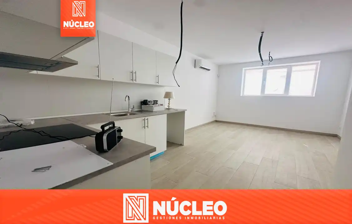 Piso con terraza en venta en Carrer de la Verge de Misericòrdia