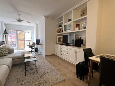 Flat with garden to rent in CAPUCHINOS