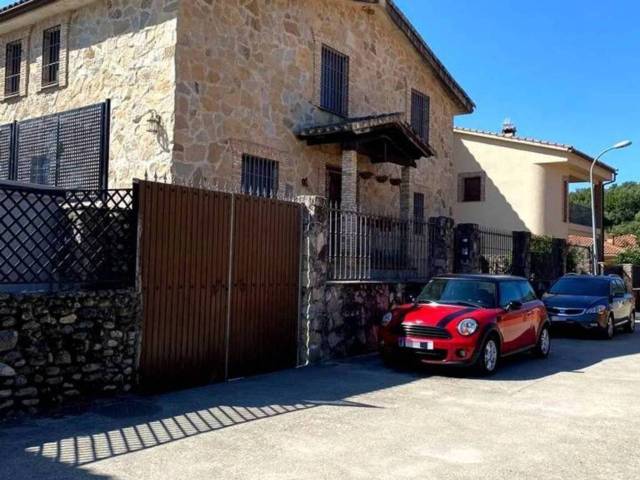 Casa-chalet en Venta en Cabezuela del Valle