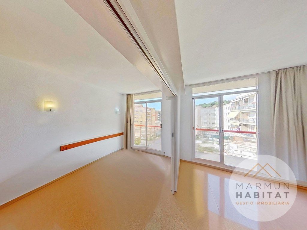 Dormitori de Apartament en venda en Calella amb Aire condicionat, Calefacció i Jardí privat