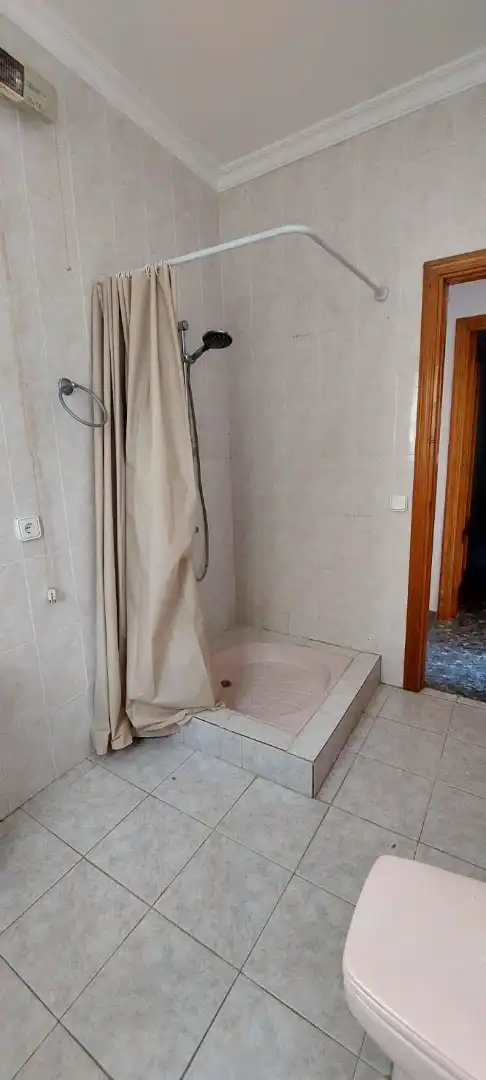 Baño de Casa o chalet para compartir en Marbella con Aire acondicionado, Terraza y Amueblado