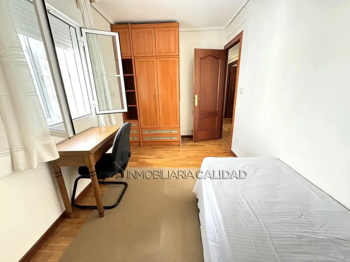 Habitación de Piso de alquiler en Burgos con Calefacción y Amueblado
