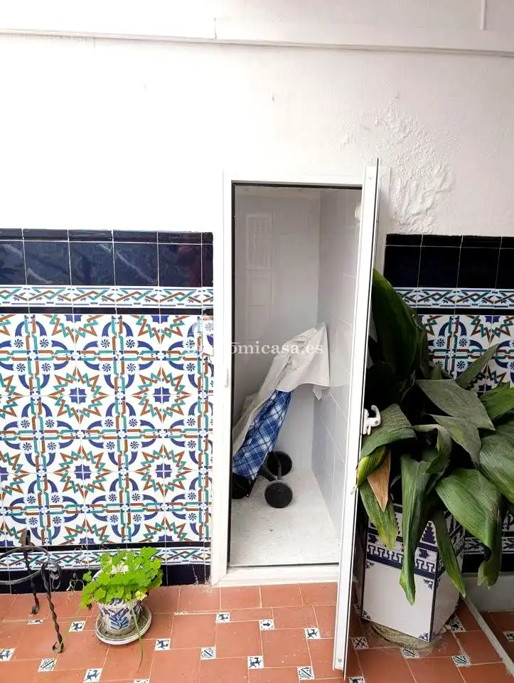 Jardí de Casa adosada en venda en Jaén amb Aire condicionat, Terrassa i Balcó