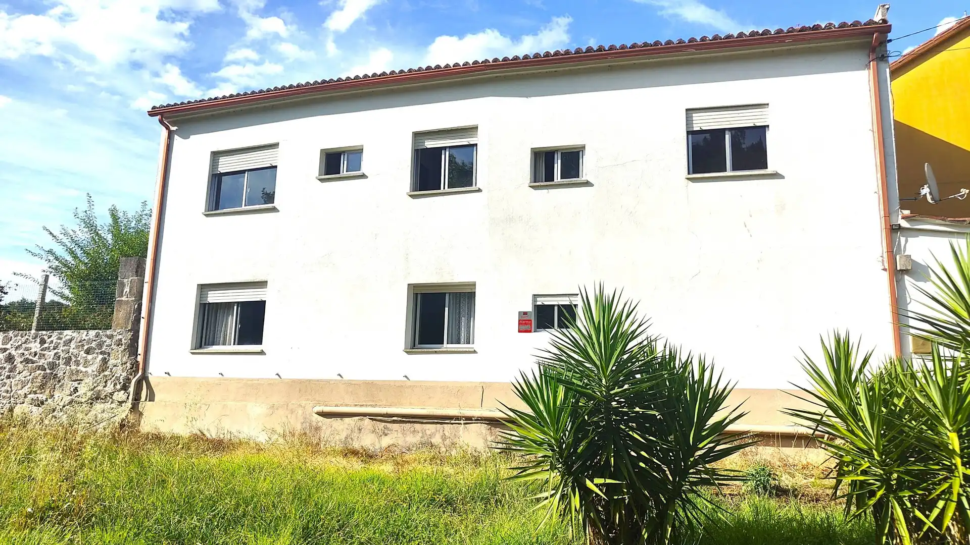 Vista exterior de Casa o xalet en venda en Santiago de Compostela  amb Jardí privat i Moblat