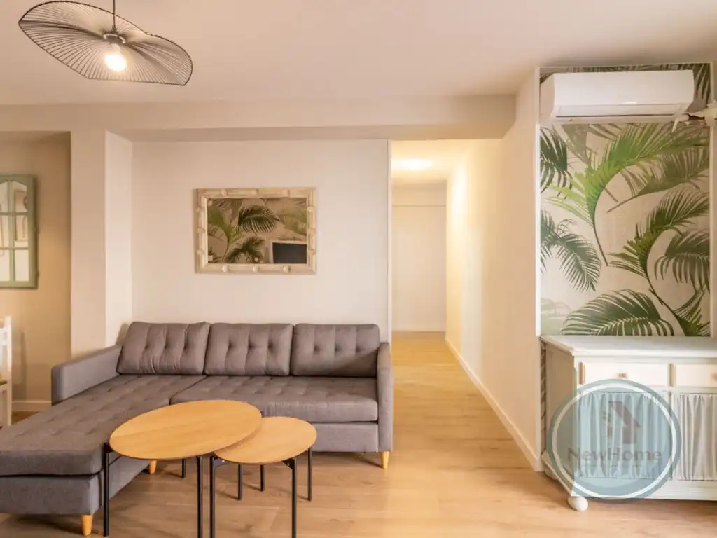 Sala d'estar de Pis de lloguer en Santa Pola amb Aire condicionat, Jardí privat i Moblat