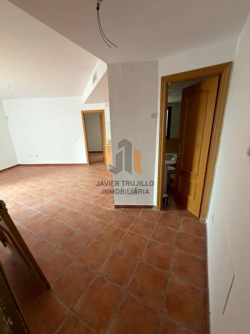 Wohnung zum Verkauf in Alcaucín mit Klimaanlage, Heizung und Terrasse