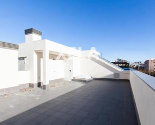 Exterior view of Attic for sale in  Barcelona Capital  with Air Conditioner, Heating and Terrace