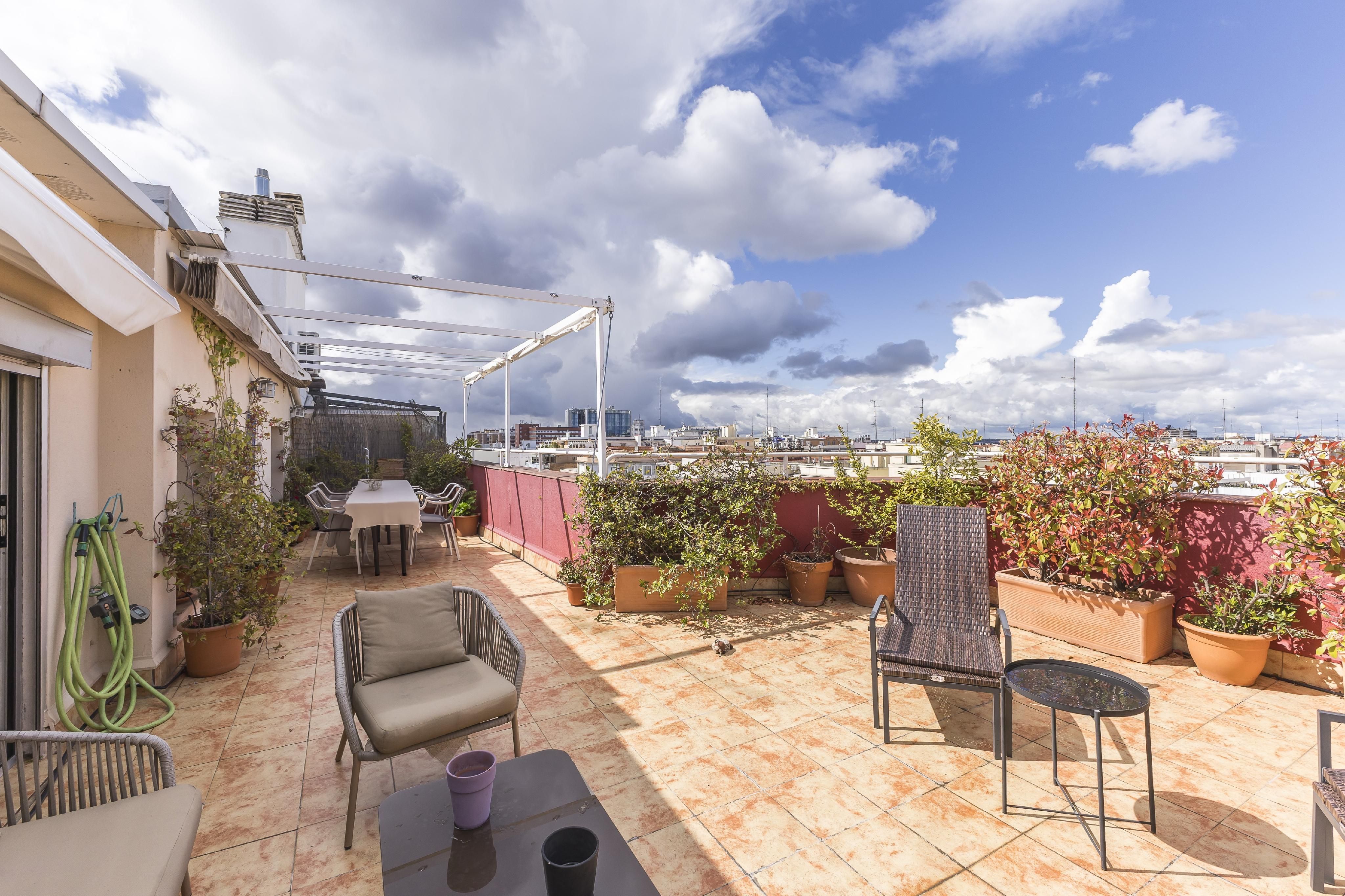 Terrassa de Àtic en venda en  Madrid Capital amb Aire condicionat, Calefacció i Parquet