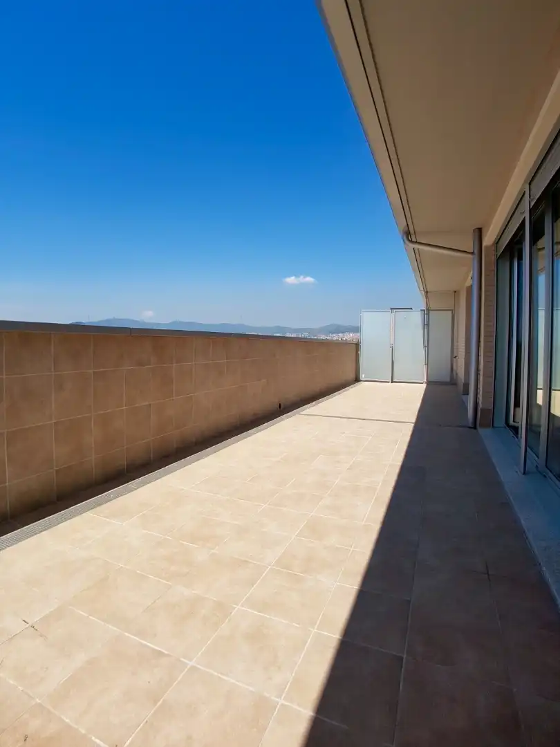 Terrassa de Àtic de lloguer en Sant Adrià de Besòs amb Aire condicionat, Calefacció i Parquet