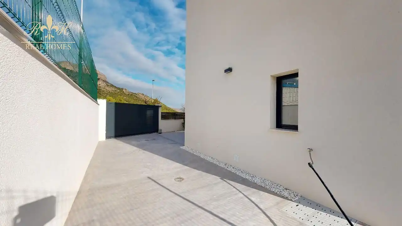 Vista exterior de Casa o chalet en venta en Polop con Aire acondicionado, Calefacción y Trastero