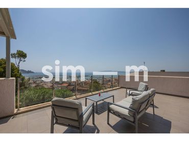 Detached house with pool for sale in Calle Barcelona 83