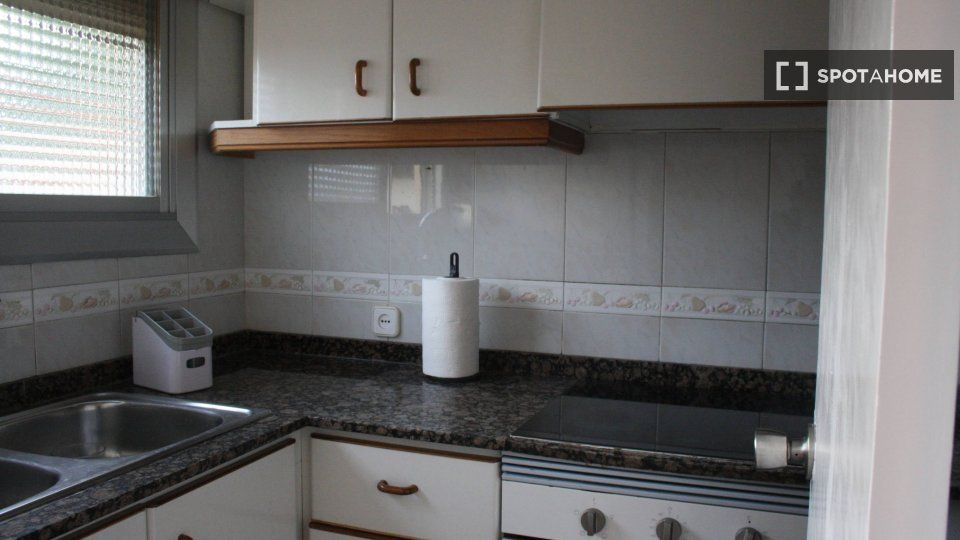 Cuina de Pis de lloguer en  Barcelona Capital amb Aire condicionat, Calefacció i Moblat
