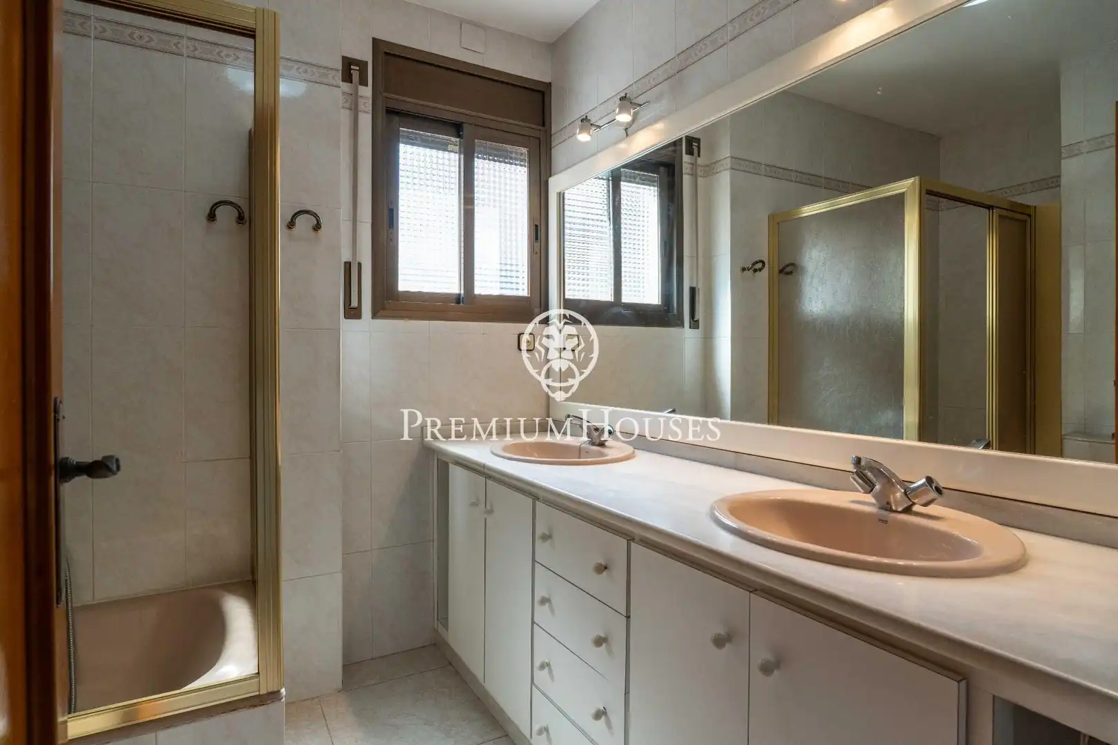 Baño de Edificio en venta en Vilanova i la Geltrú