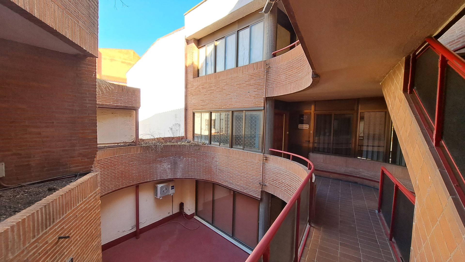 Exterior view of Office for sale in León Capital 