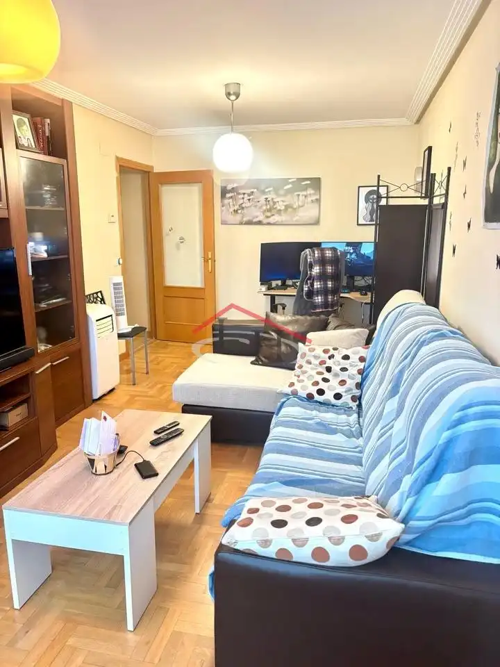 Wohnzimmer von Wohnung zum Verkauf in San Andrés del Rabanedo mit Heizung, Parkett und Abstellraum