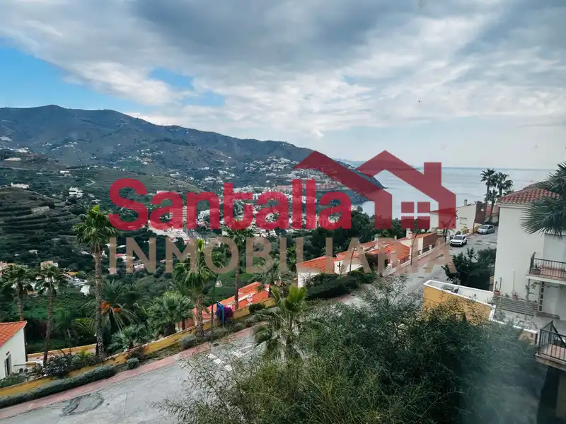 Vista exterior de Casa adosada en venta en Almuñécar con Terraza y Piscina comunitaria