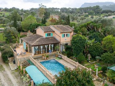 Country house with pool for sale in Algaida