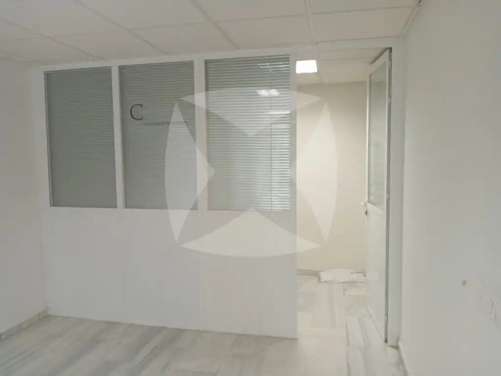 Office space with lift to rent in Calle Rafael Lucenqui, imagen 6