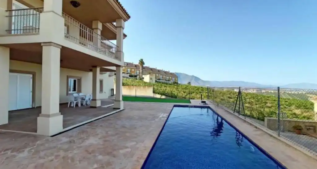 Piscina de Casa o chalet de alquiler en Manilva con Amueblado