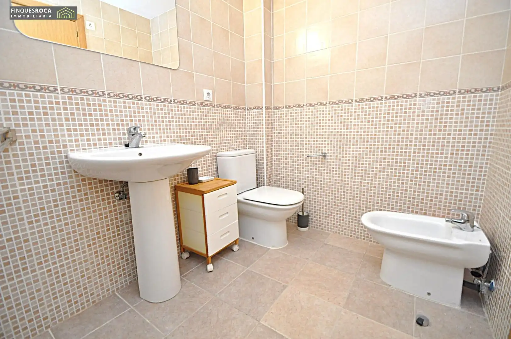 Baño de Apartamento en venta en La Ràpita con Amueblado