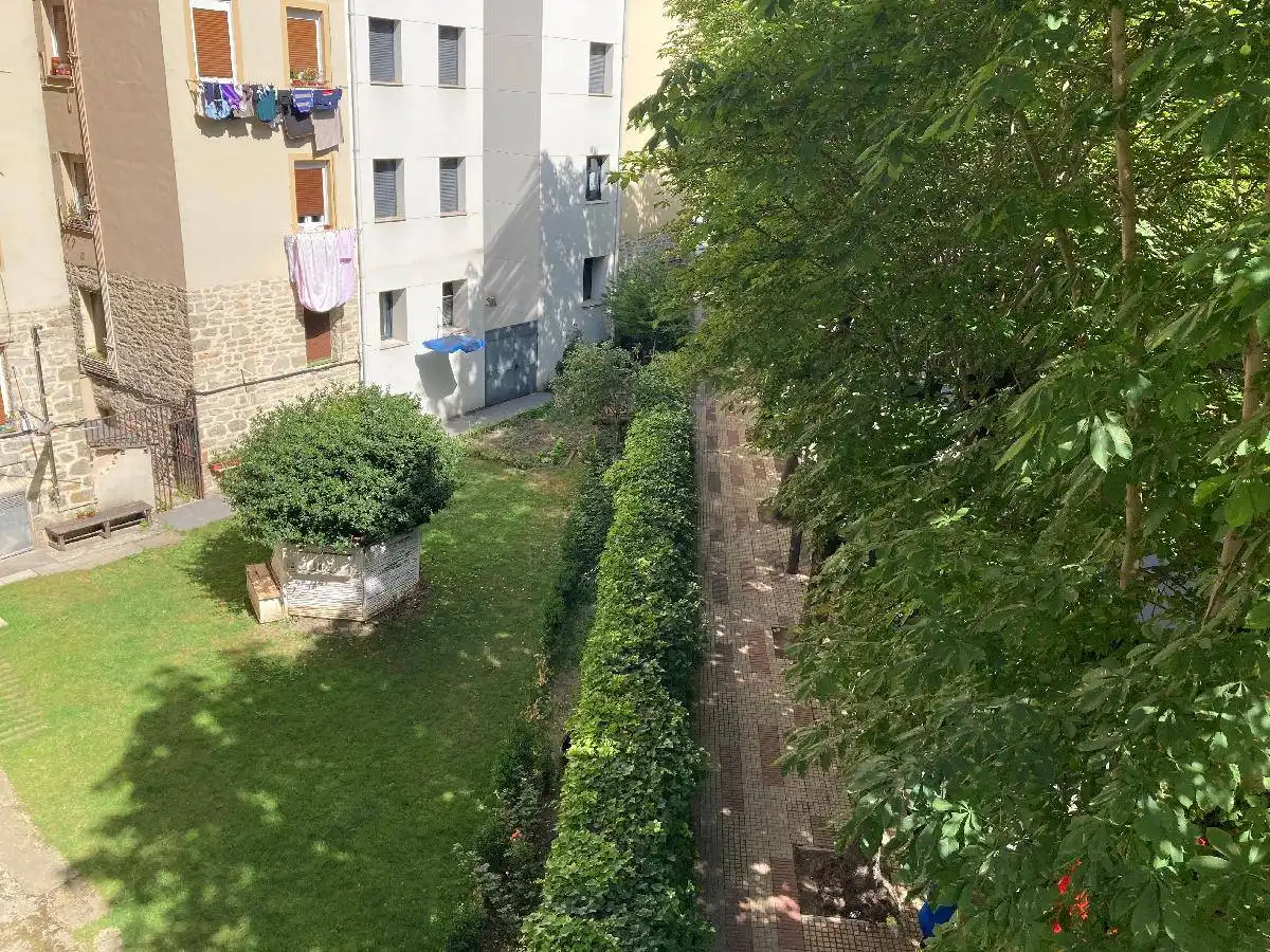 Vista exterior de Pis en venda en Vitoria - Gasteiz amb Calefacció
