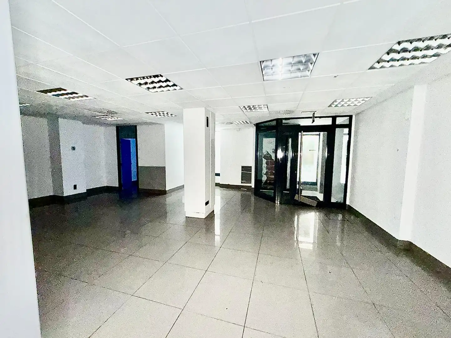 Local comercial de lloguer a Calle de los Alfares