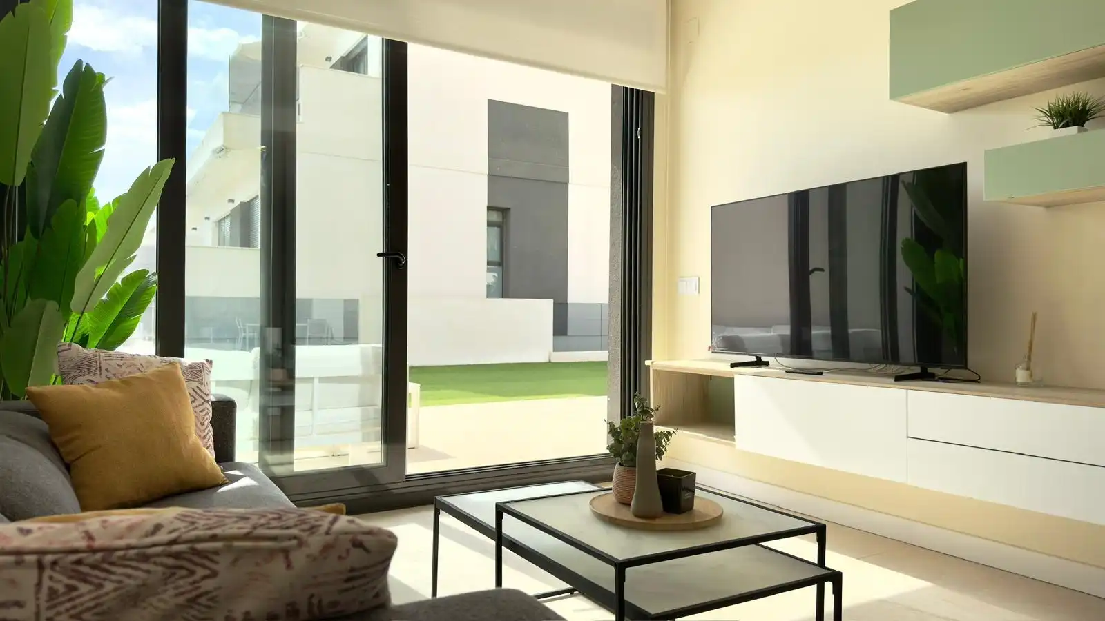 Casa o chalet de alquiler en Calle Londres, 9, Golf Bahía