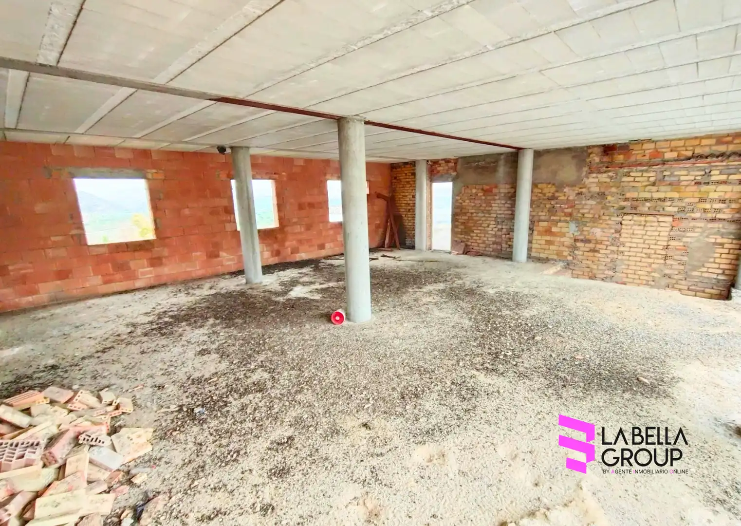 Buildings for sale in Villanueva de San Juan