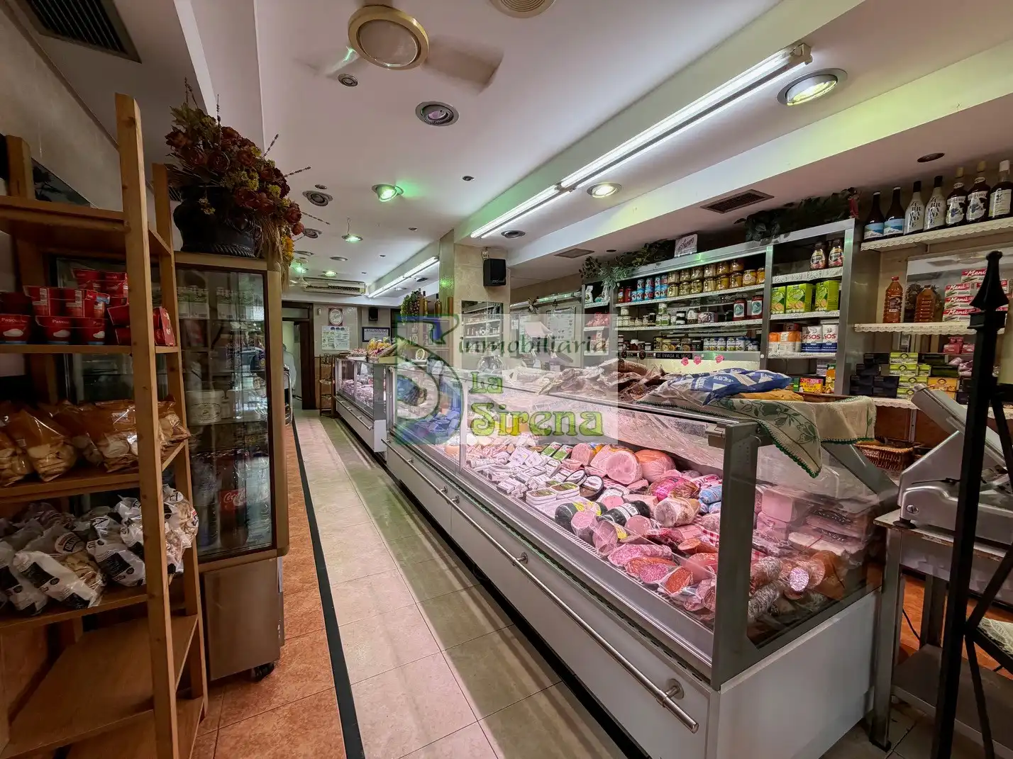 Business premises for transfer in Calle Eladio Laredo 4, imagen 3