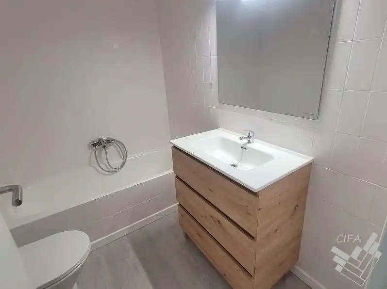 Baño de Piso en venta en Alcanar con Balcón