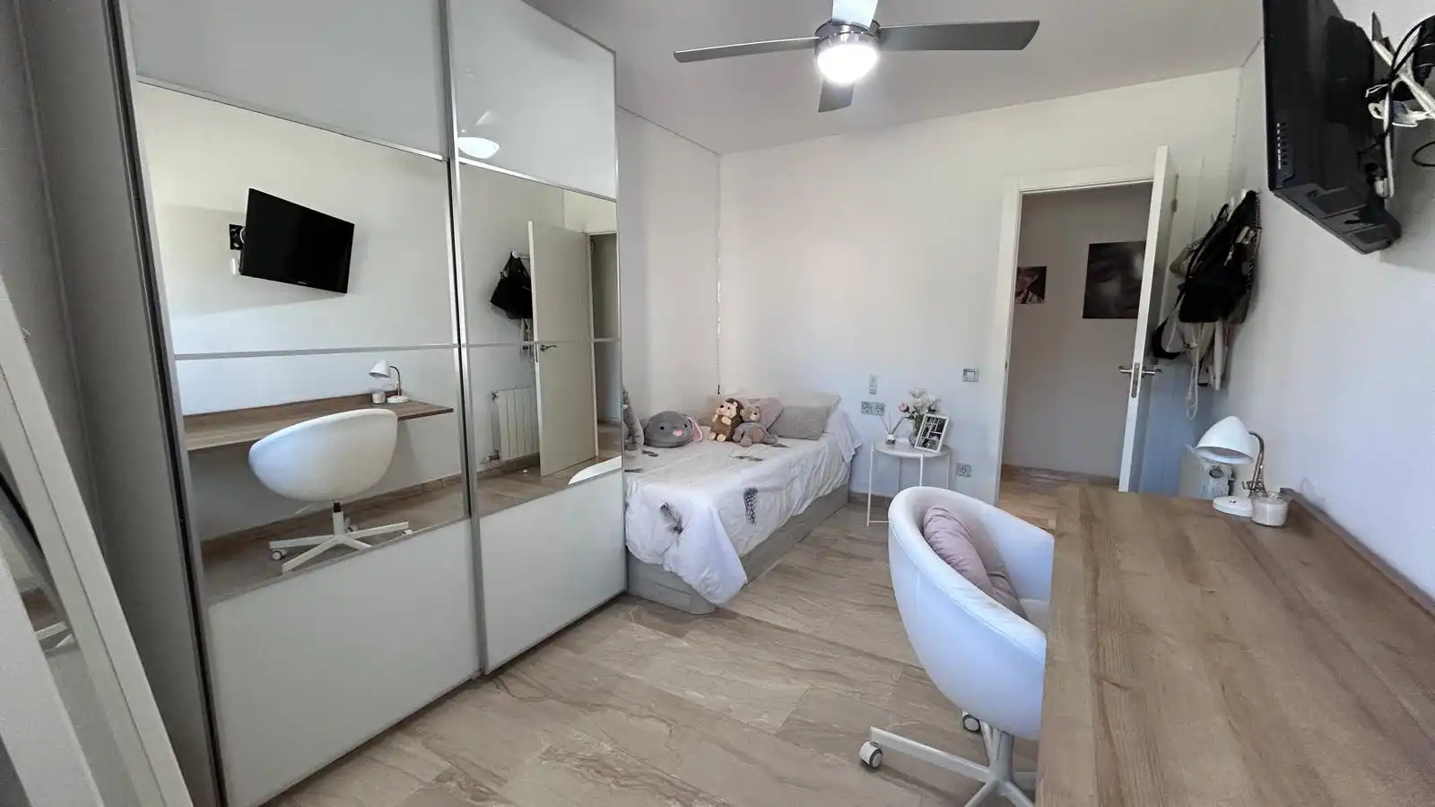 Habitación de Planta baja en venta en Sant Boi de Llobregat con Trastero y Piscina