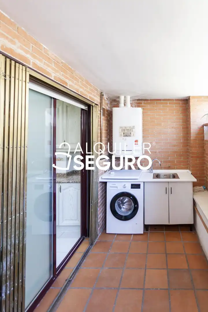 Vista exterior de Casa o xalet de lloguer en Madrid amb Aire condicionat, Calefacció i Terrassa