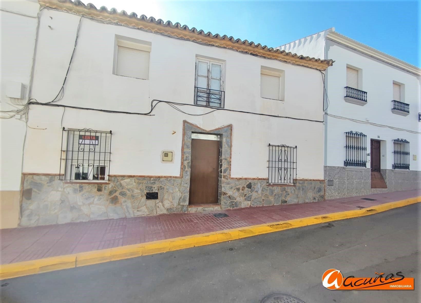 Casa adosada en venda a Versalles, Humilladero