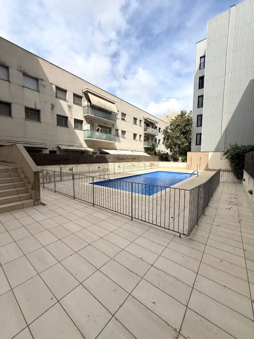 Swimming pool of Flat for sale in L'Hospitalet de Llobregat  with Air Conditioner, Heating and Oven
