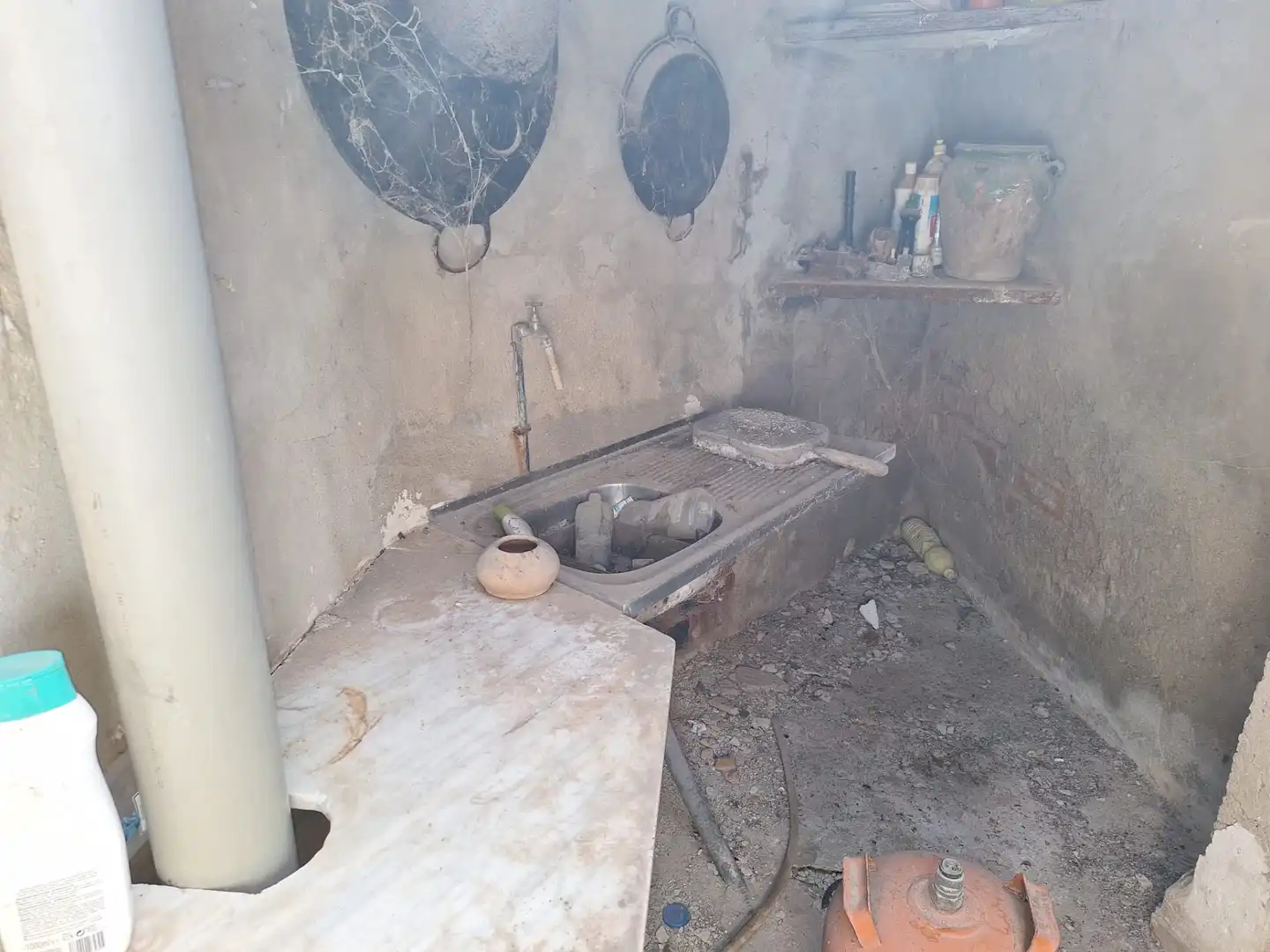 Cuina de Casa o xalet en venda en Alicante / Alacant amb Jardí privat, Terrassa i Traster