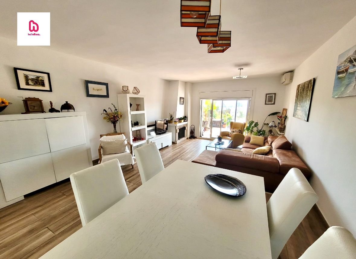 Sala d'estar de Casa adosada en venda en Parets del Vallès amb Aire condicionat, Calefacció i Terrassa