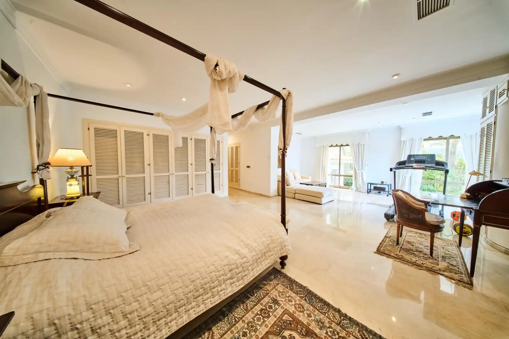 Habitación de Casa o chalet en venta en Marbella con Aire acondicionado, Calefacción y Jardín privado
