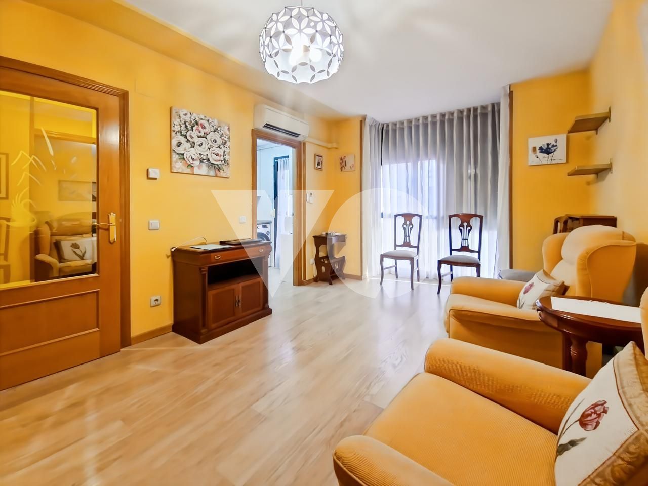Living room of Flat for sale in  Madrid Capital  with Air Conditioner, Heating and Storage room